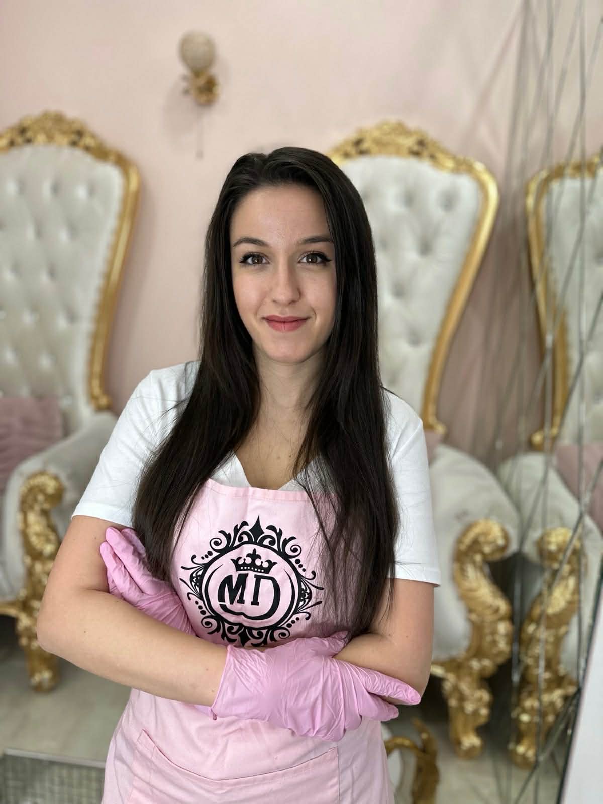 Име на служител